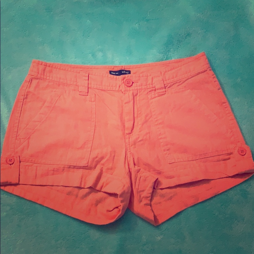 GAP shorts